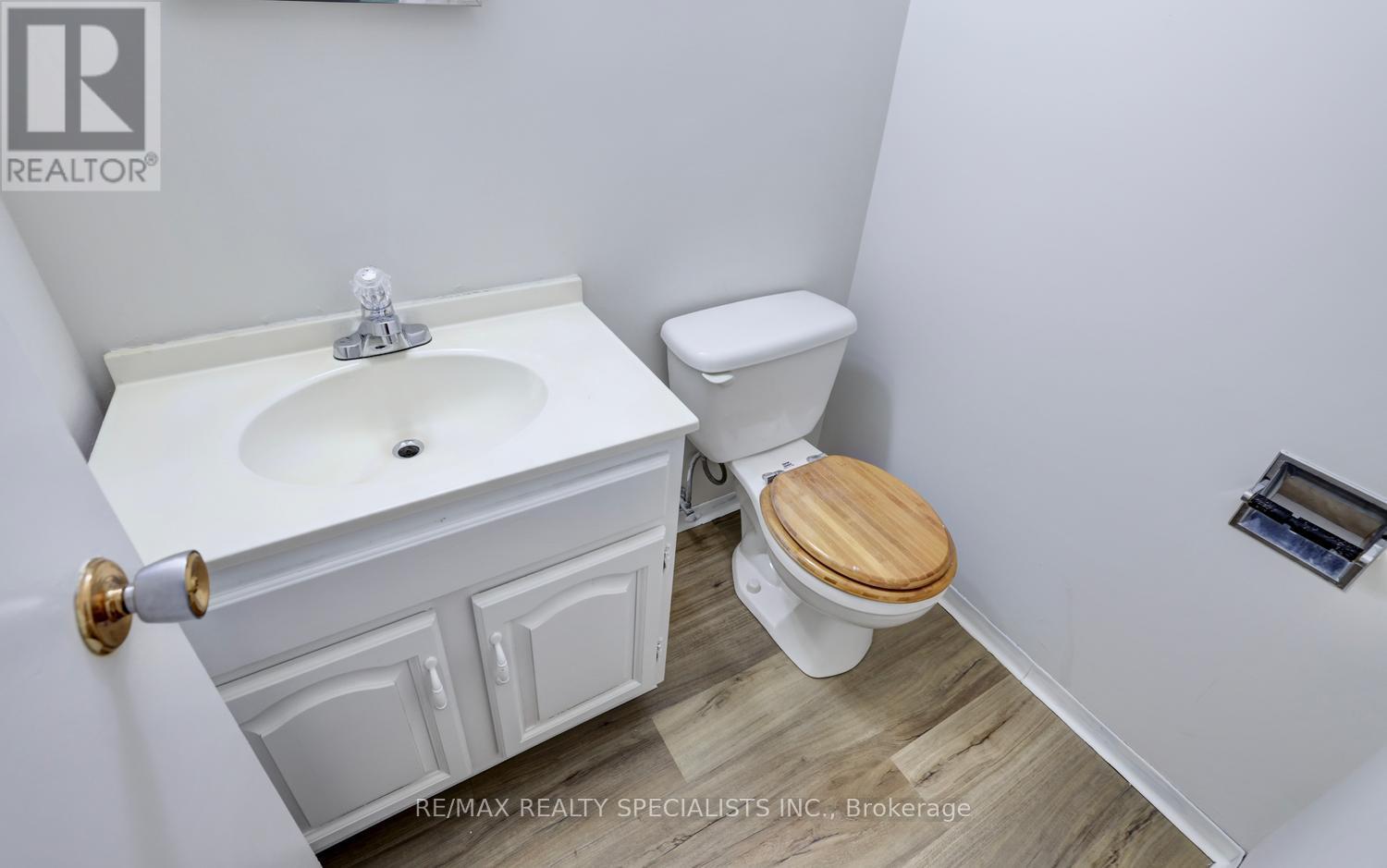 2390 PYRAMID CRESCENT - Image 23