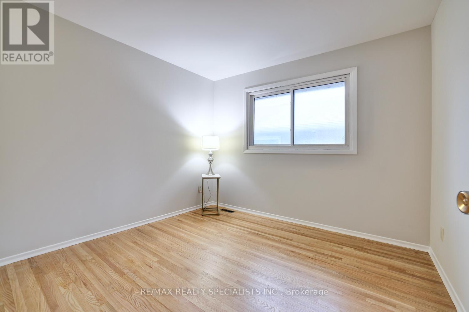 2390 PYRAMID CRESCENT - Image 26