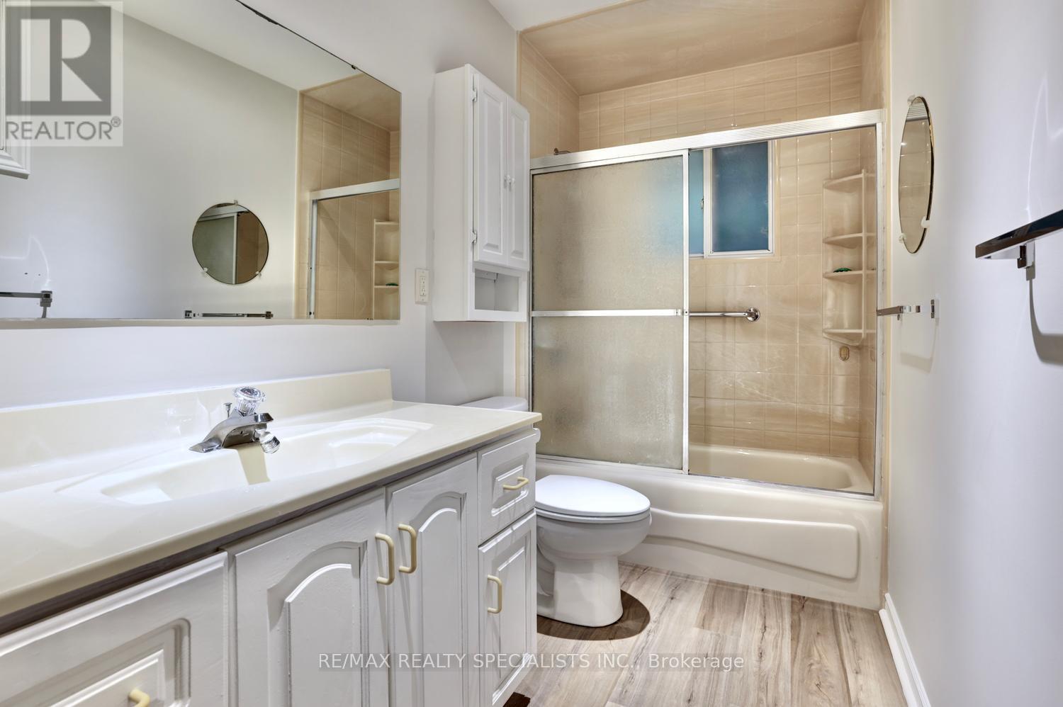 2390 PYRAMID CRESCENT - Image 27