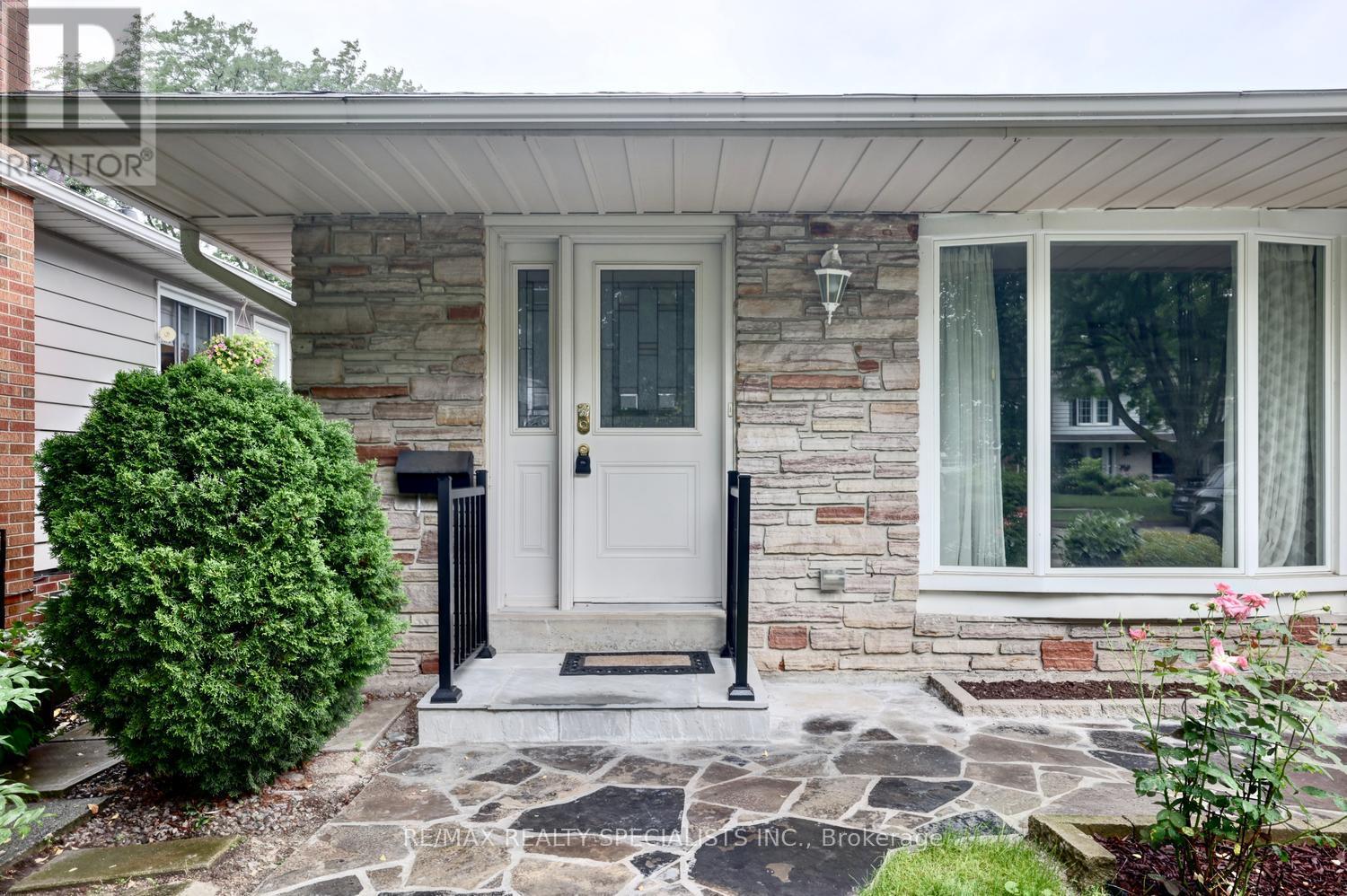 2390 PYRAMID CRESCENT - Image 4
