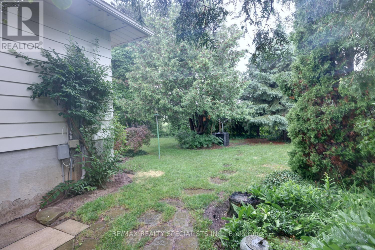 2390 PYRAMID CRESCENT - Image 41