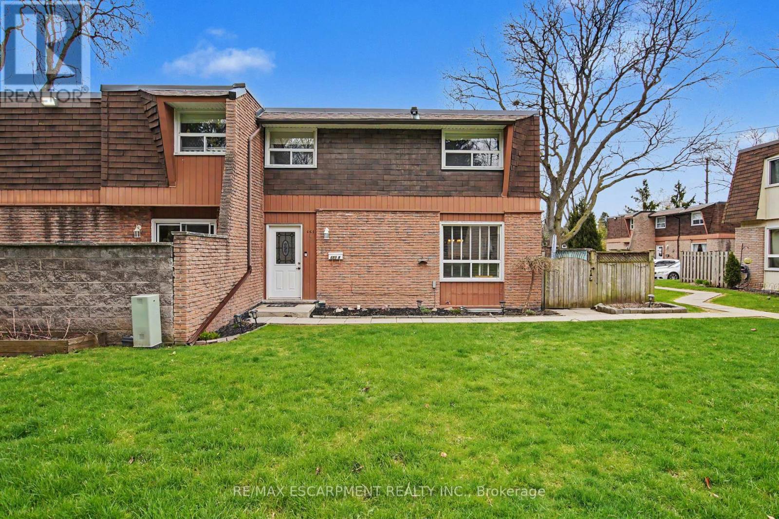#4 661 FRANCIS ROAD - 1