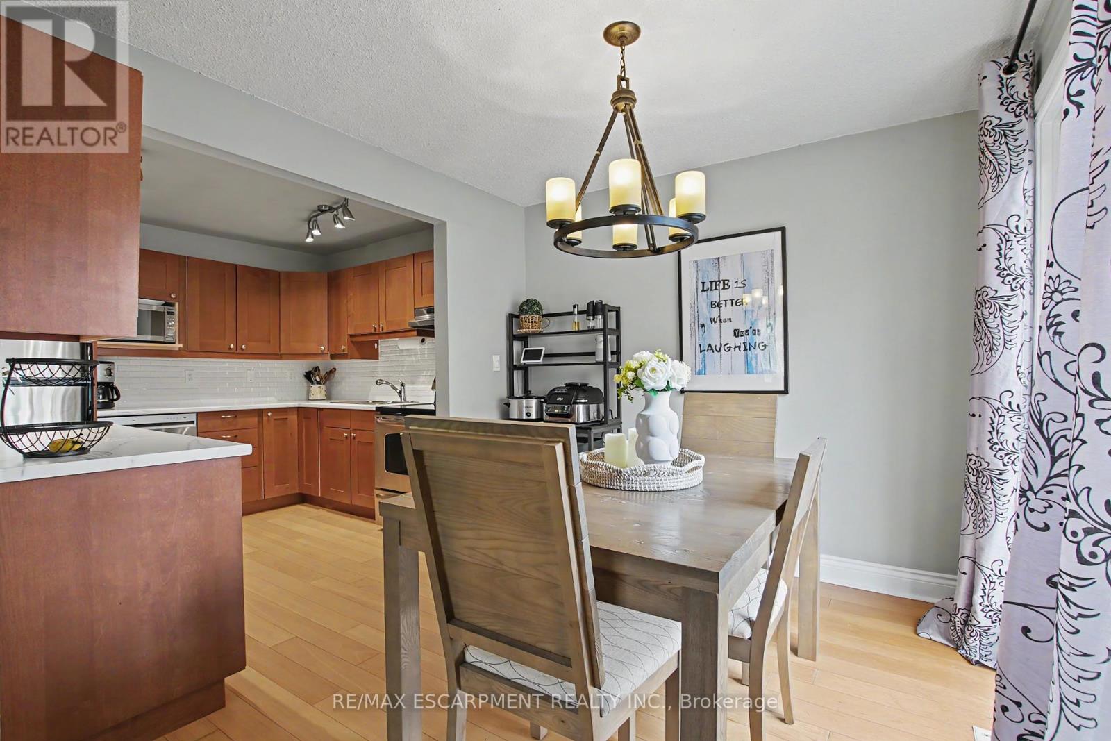 #4 661 FRANCIS ROAD - 11