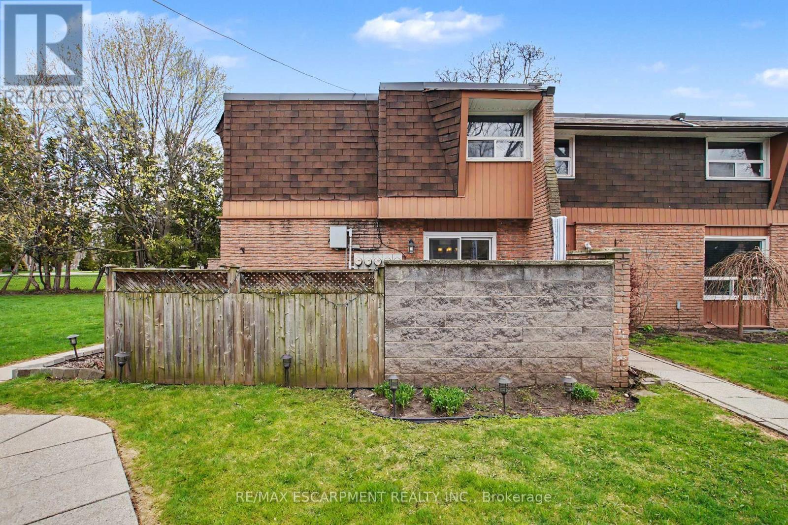 #4 661 FRANCIS ROAD - 25
