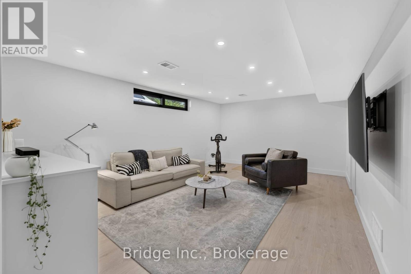 14 NORSEMAN STREET - Image 36