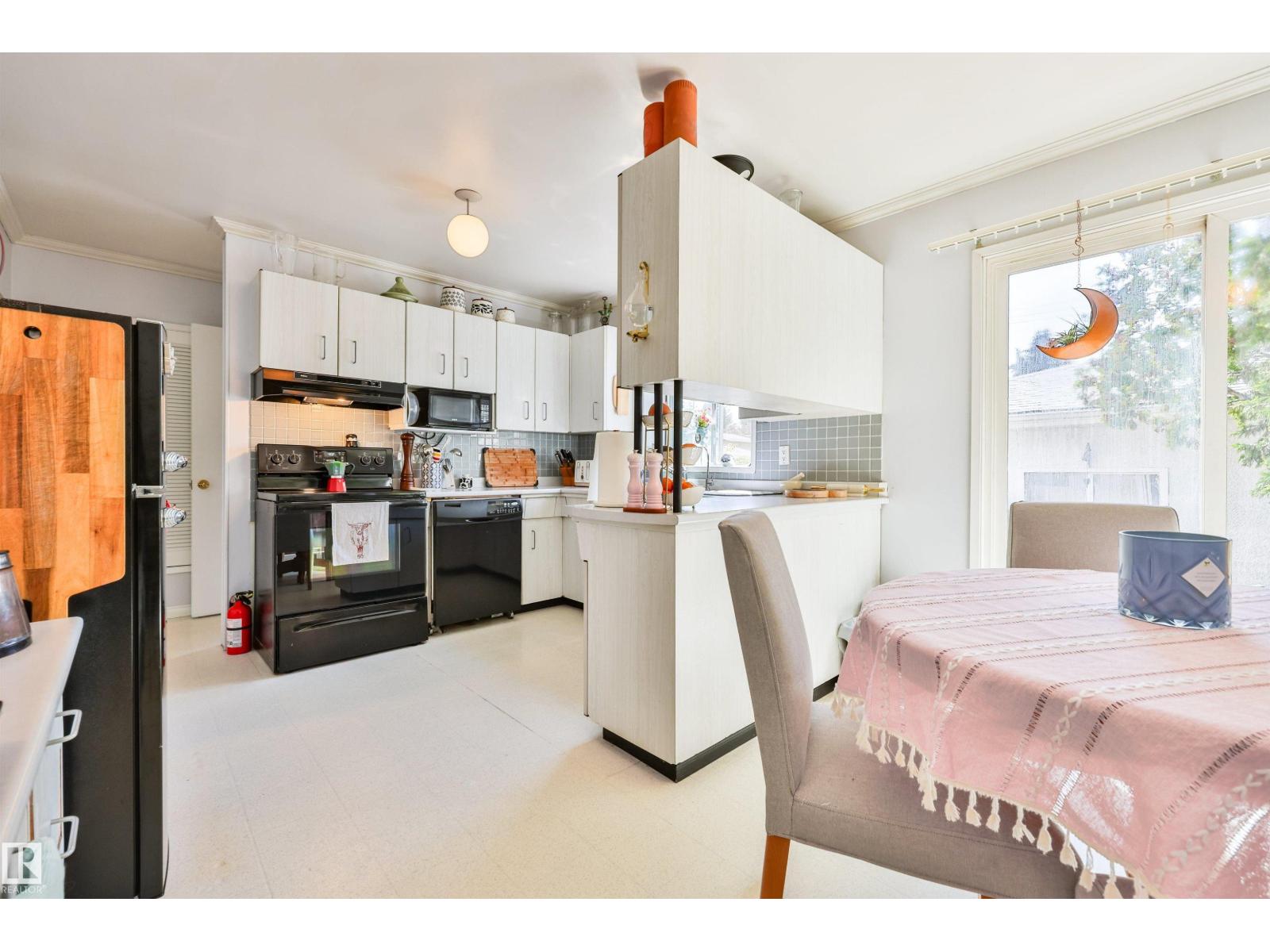 3824 111B ST NW NW - 11