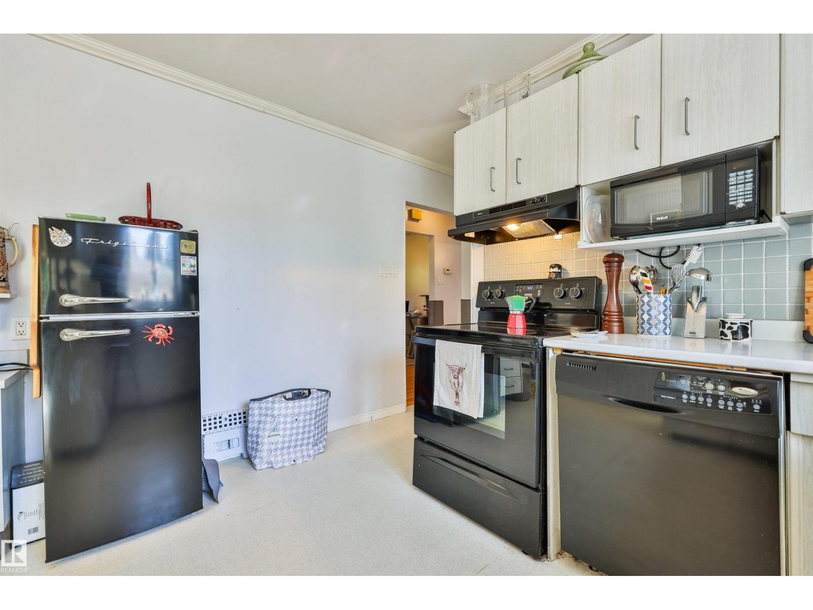 3824 111B ST NW NW - 14