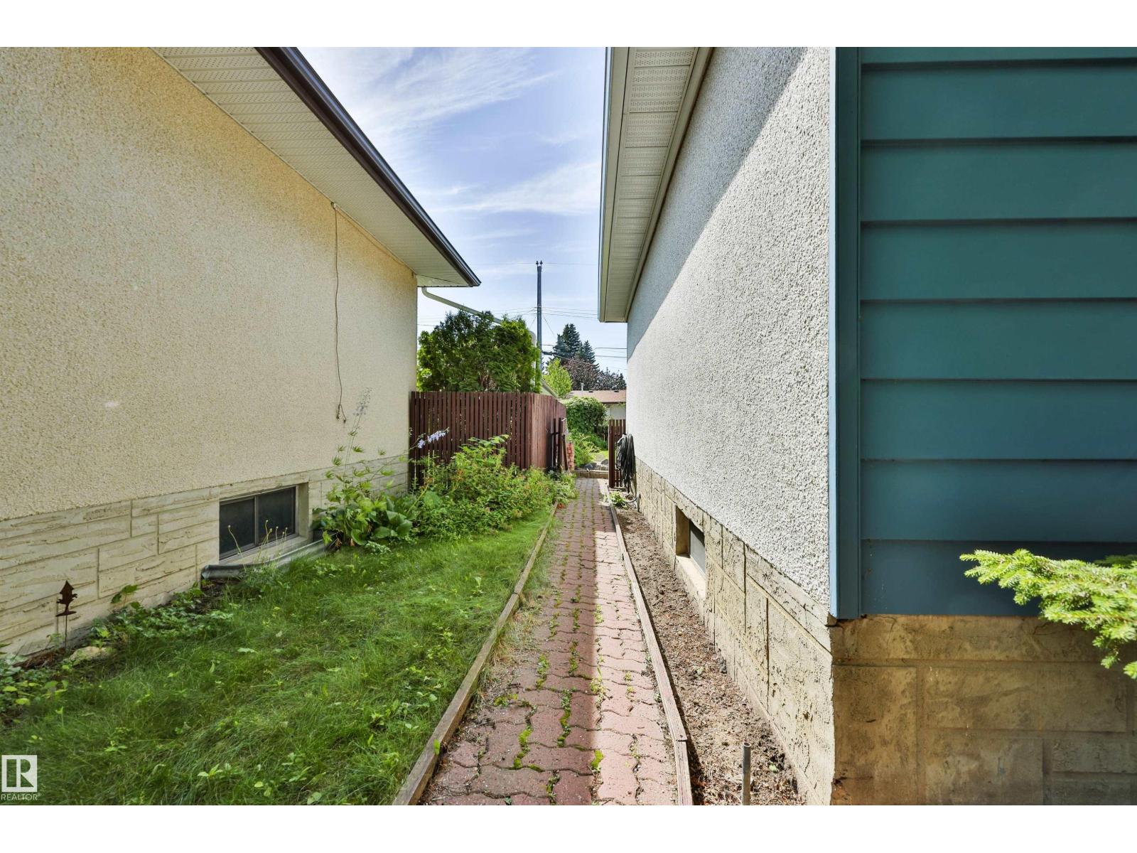 3824 111B ST NW NW - 33