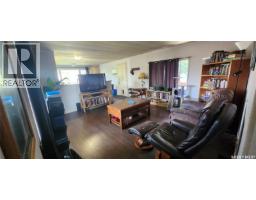 Enclosed porch - 106 Larch Street, Caronport, SK S0H0S0 Photo 7