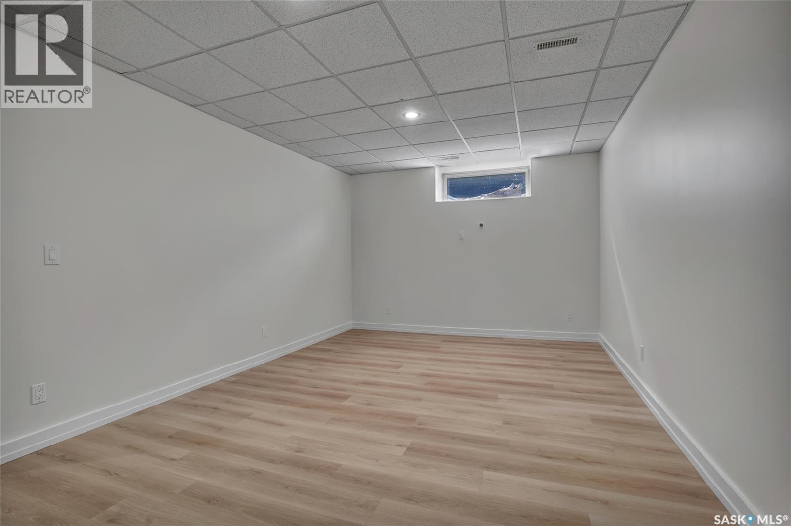 102 Kinsmen CRESCENT - Image 30