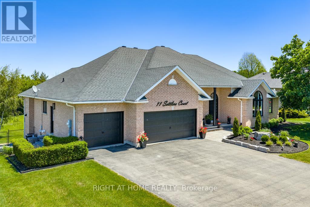 11 SETTLERS COURT - 1
