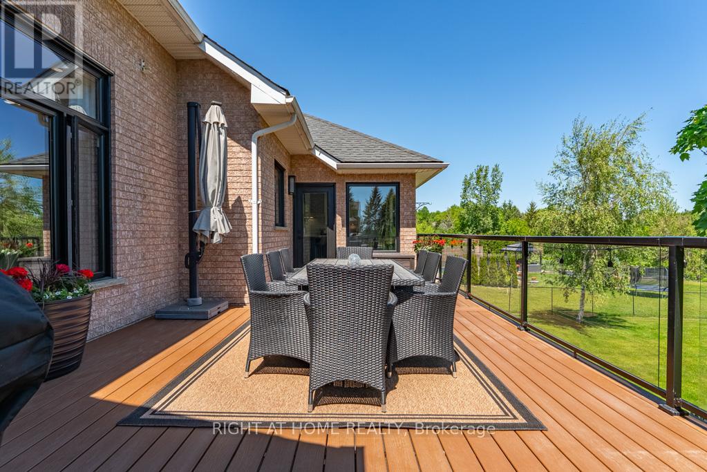 11 SETTLERS COURT - 48