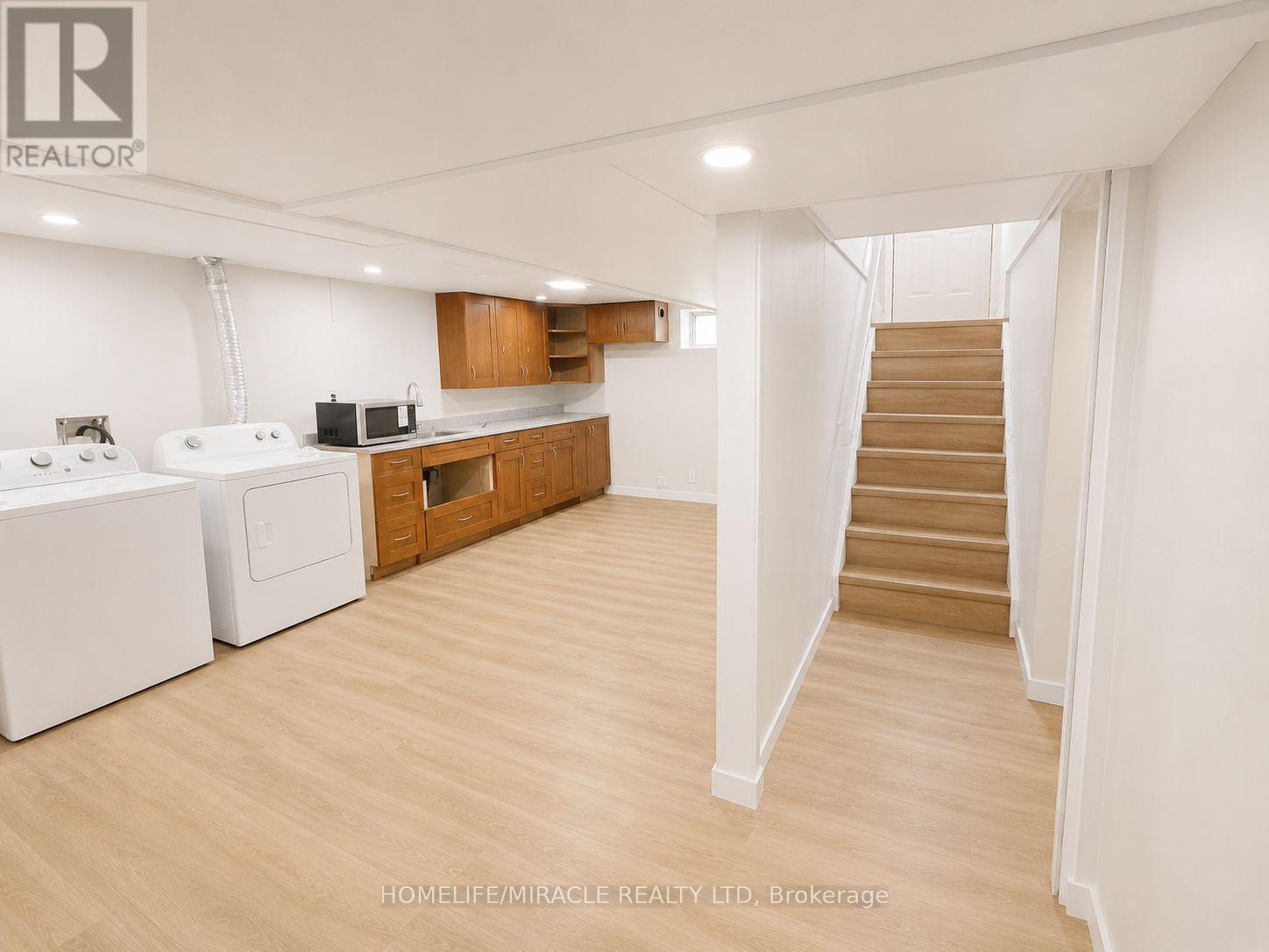 42 MARK STREET - 12