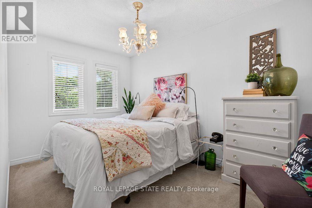 #6 44 FRANCES AVENUE - Image 33