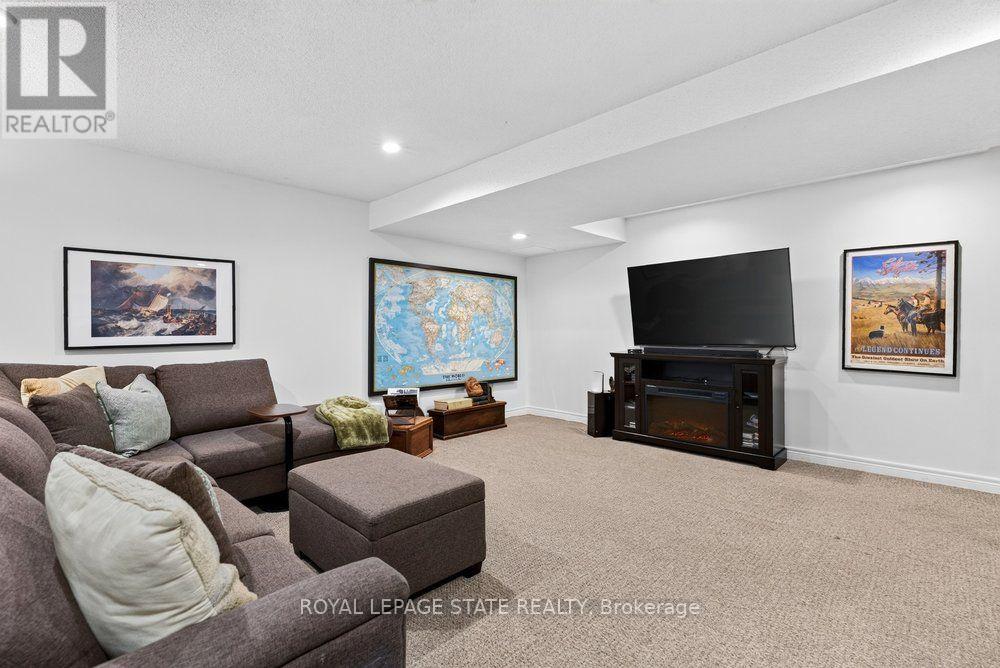 #6 44 FRANCES AVENUE - Image 39