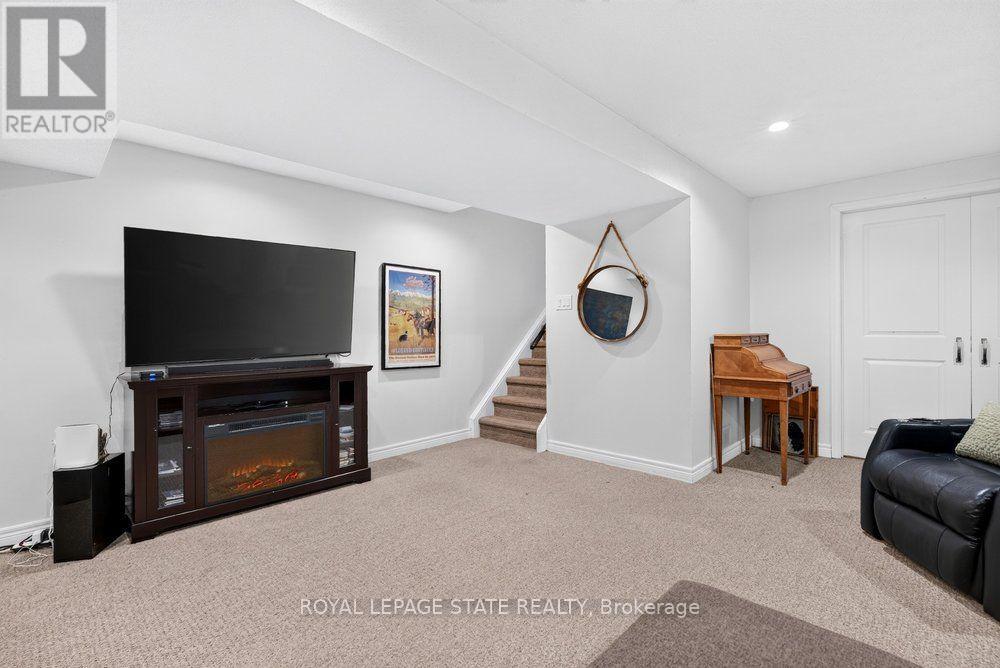 #6 44 FRANCES AVENUE - Image 40