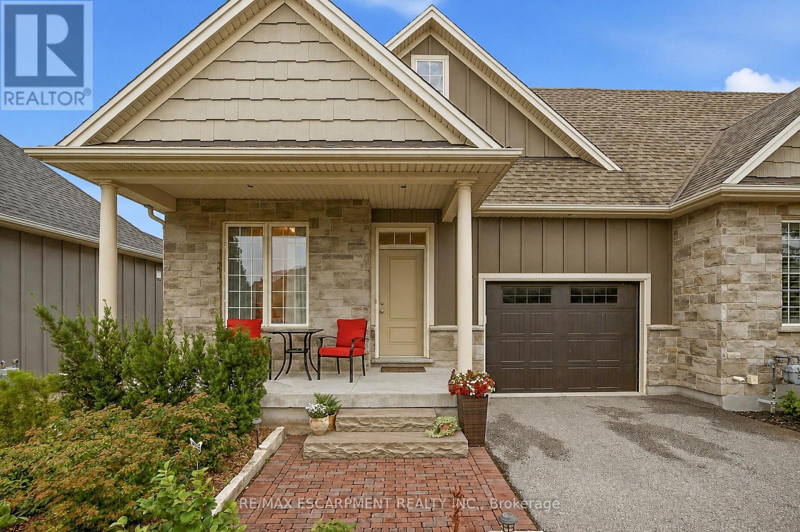 33 PIERPOINT DRIVE - 1