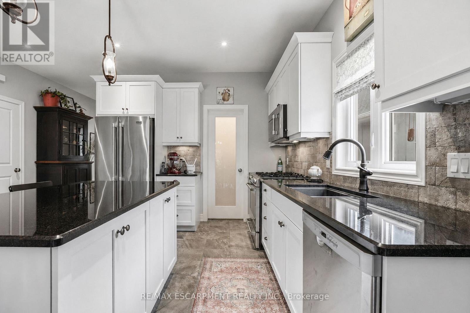 33 PIERPOINT DRIVE - 11