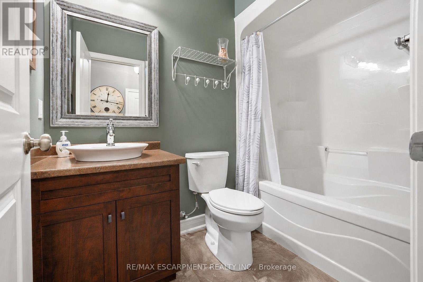 33 PIERPOINT DRIVE - 19