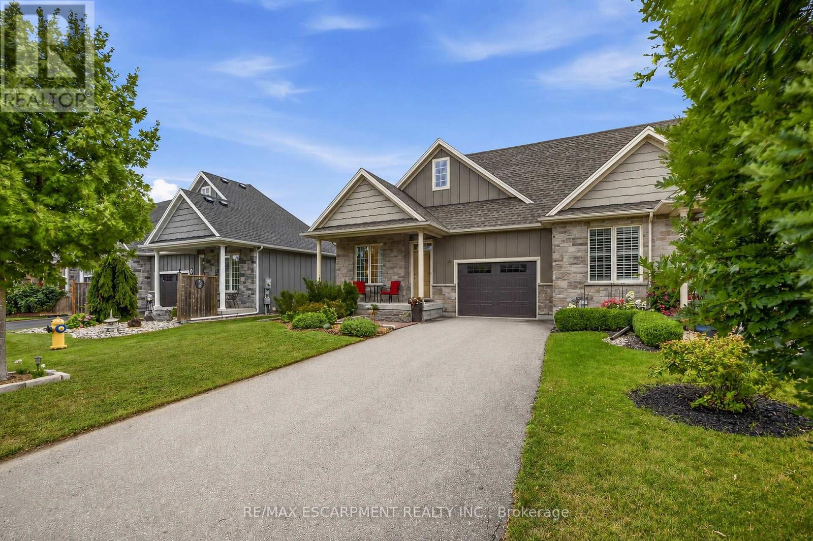 33 PIERPOINT DRIVE - 2