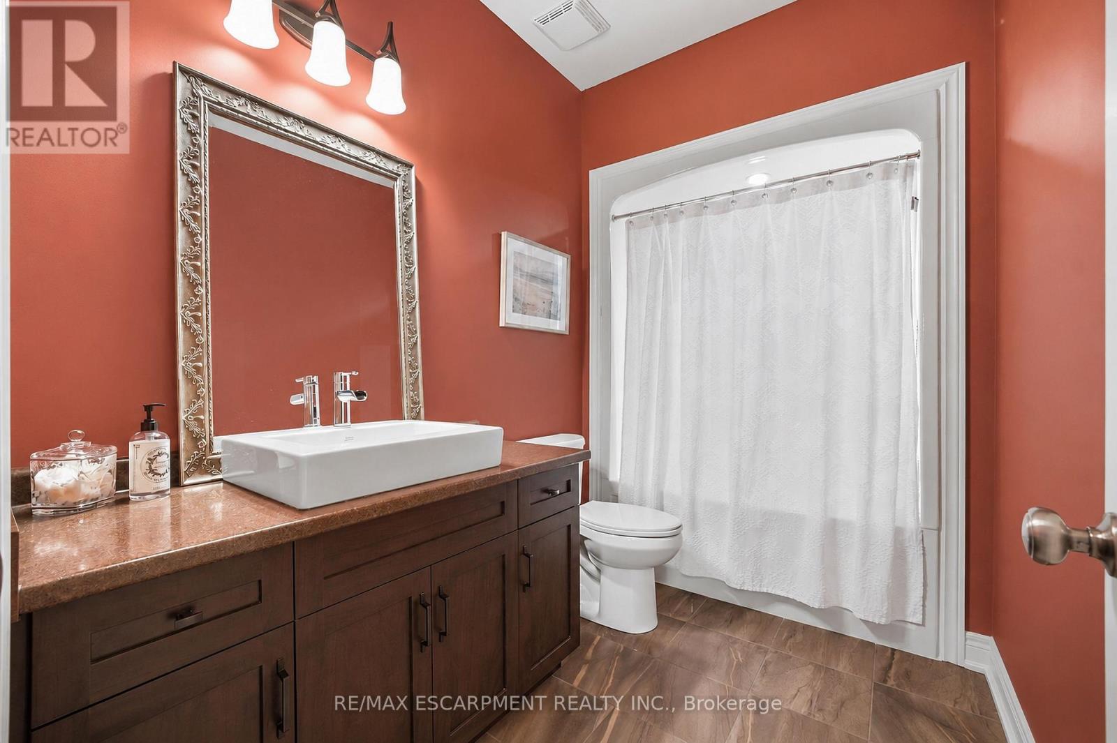 33 PIERPOINT DRIVE - 22