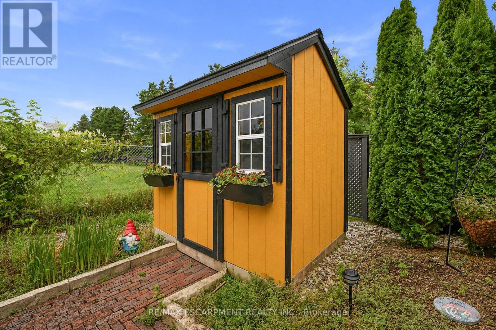 33 PIERPOINT DRIVE - 27