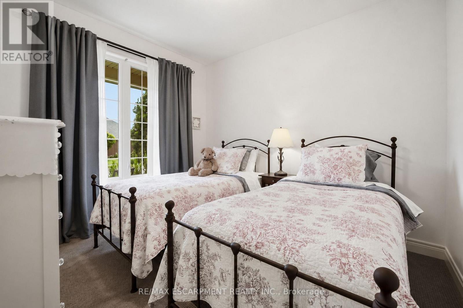 33 PIERPOINT DRIVE - 5