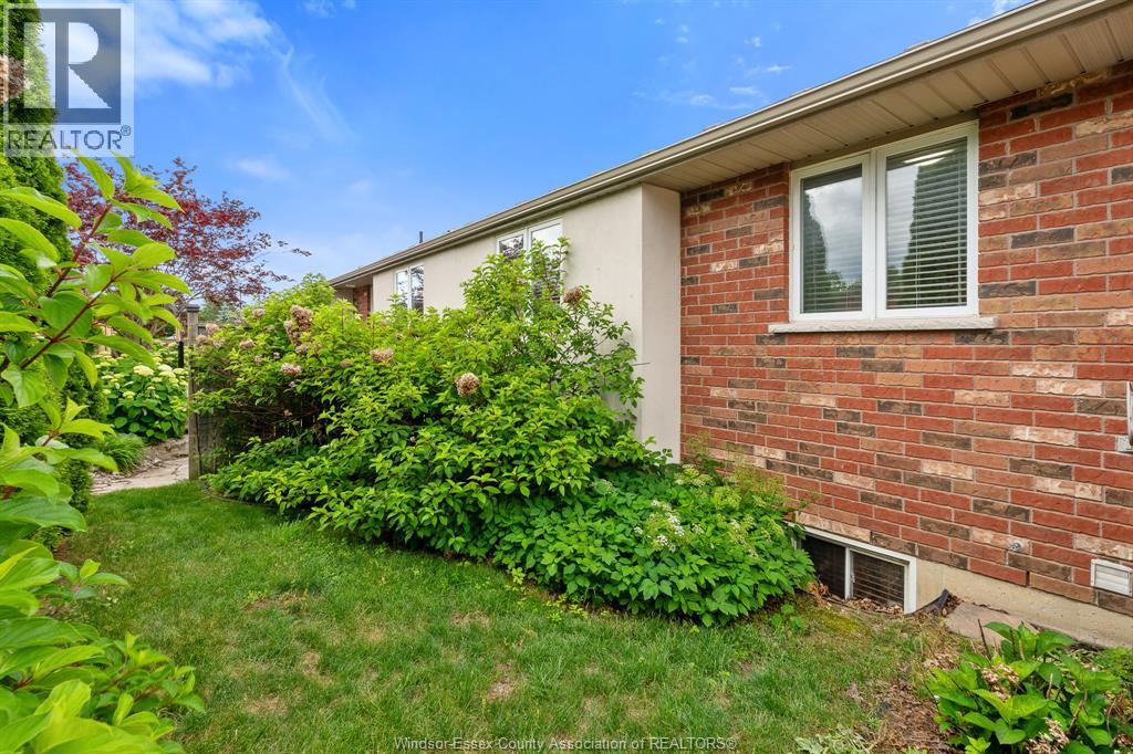 15 OAKGROVE LANE - 37