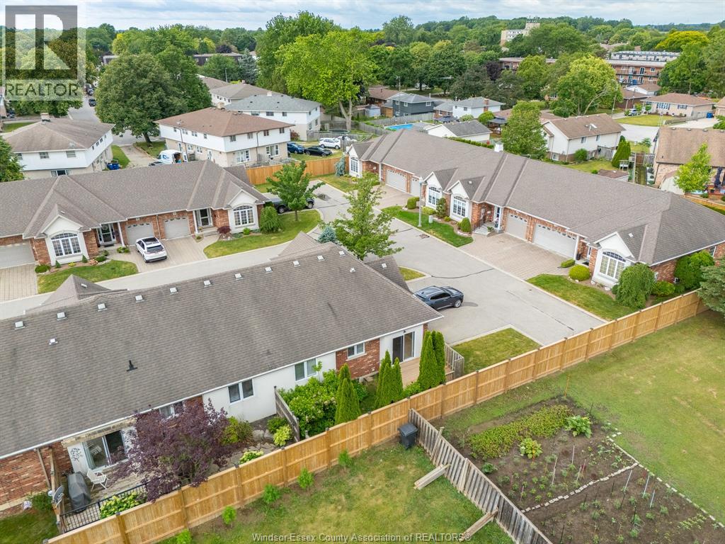 15 OAKGROVE LANE - 40