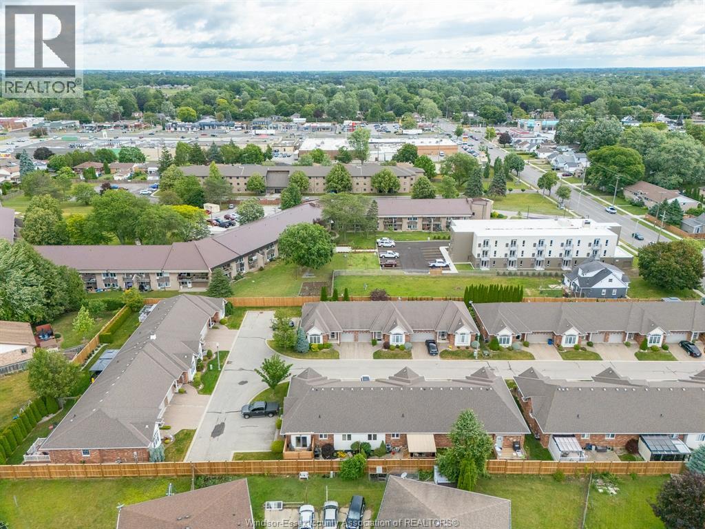 15 OAKGROVE LANE - 42