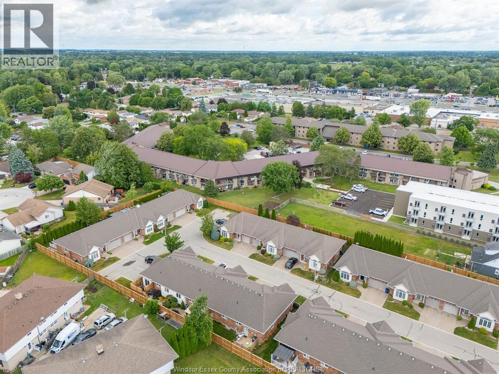 15 OAKGROVE LANE - 43