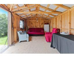 657 Ch. Des Outaouais, L Ile Du Grand Calumet, QC J0X1J0 Photo 10