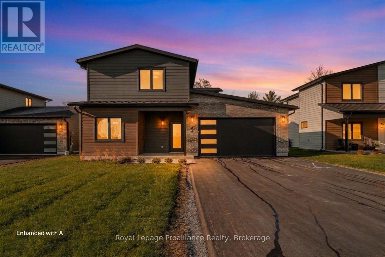 32 FRASER DRIVE - 1