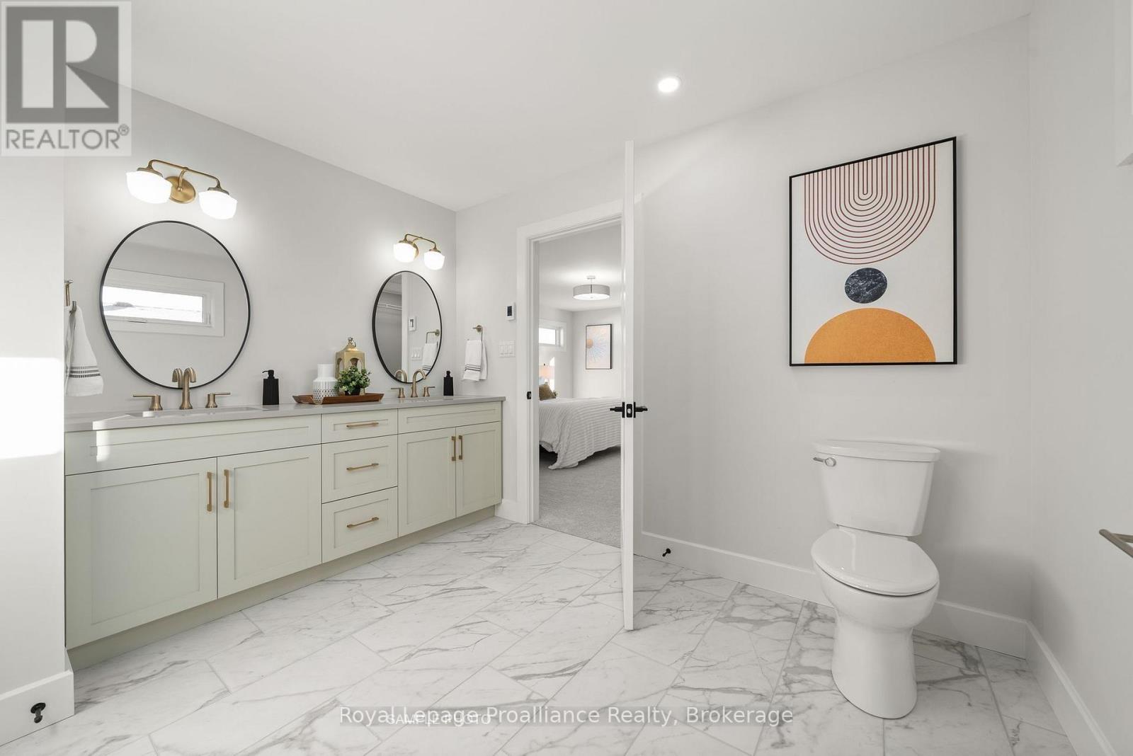 32 FRASER DRIVE - 23