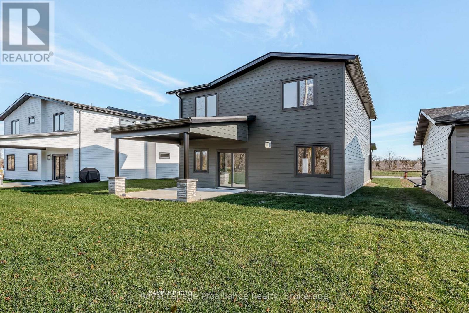 32 FRASER DRIVE - 33