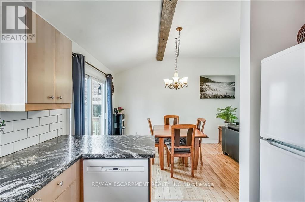 8 BEACH ROAD - 19