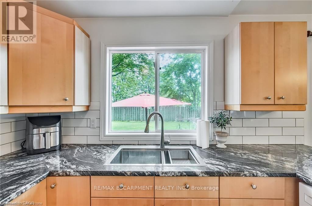 8 BEACH ROAD - 18
