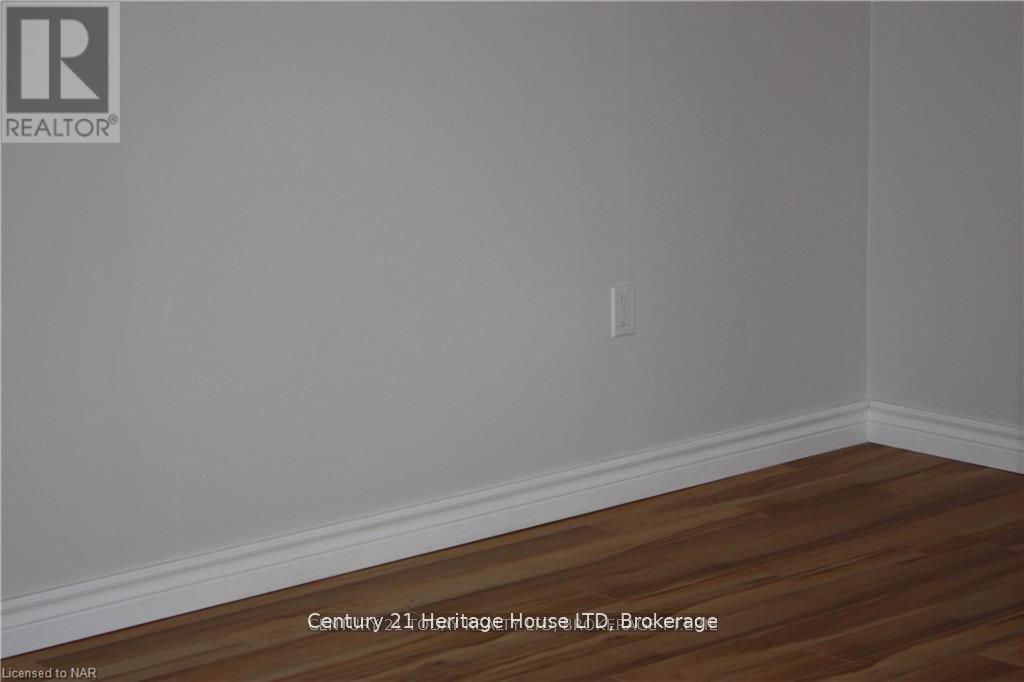 238 Bertie Street — photo 11