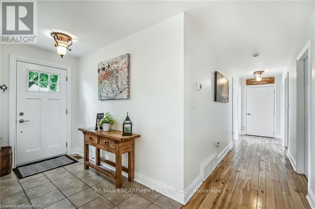 8 BEACH ROAD - 21