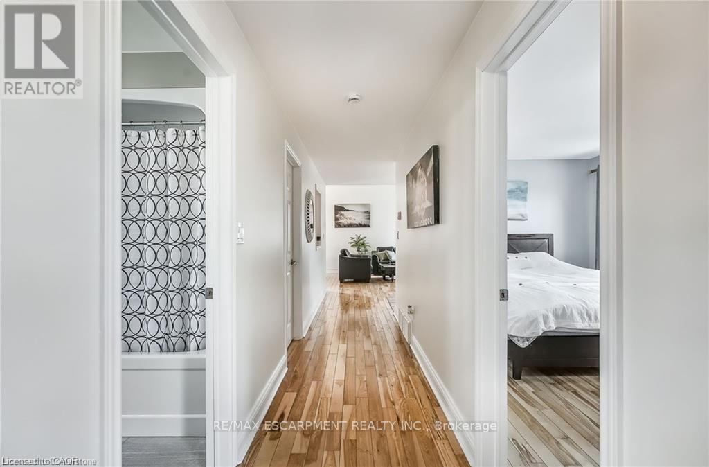 8 BEACH ROAD - 22