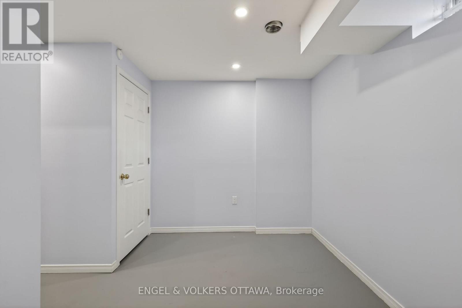 90B TEMPLETON STREET - 28