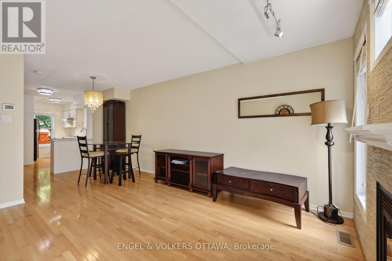 90B TEMPLETON STREET - 9
