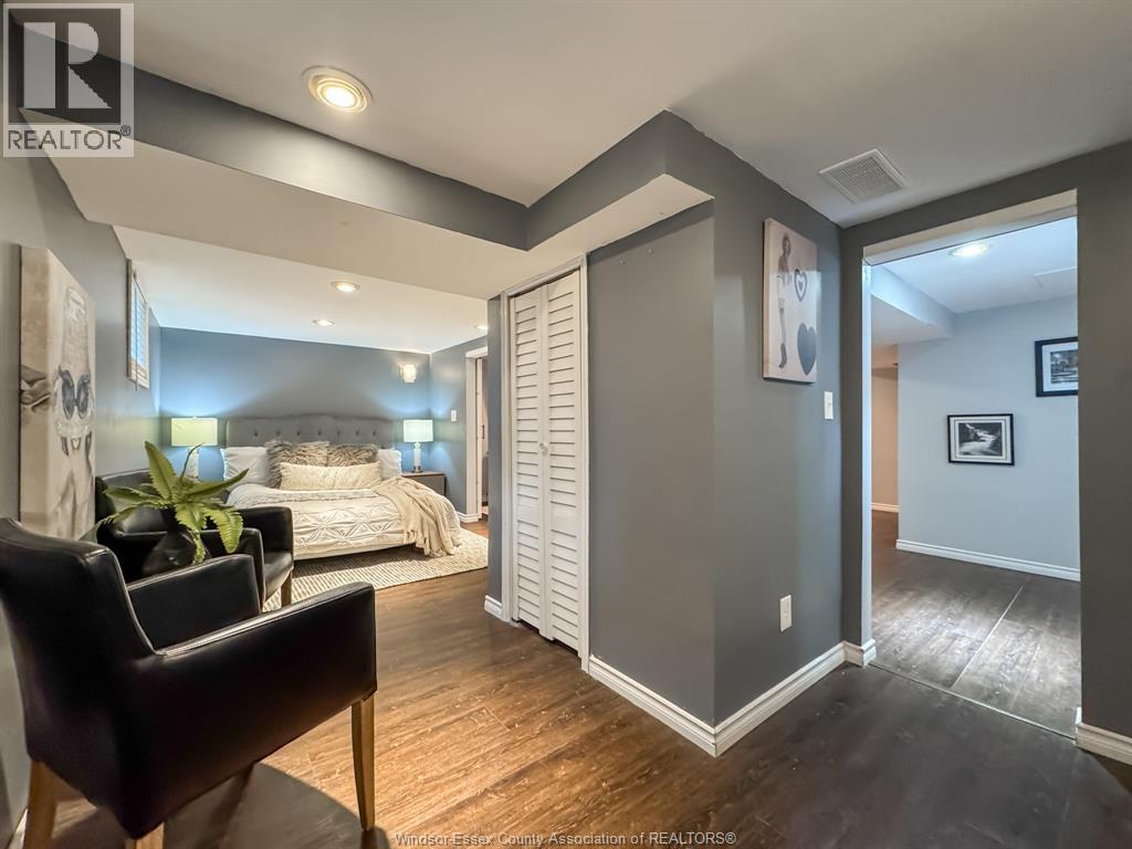 979 BELLEPERCHE PLACE - 26