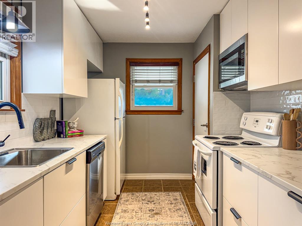 979 BELLEPERCHE PLACE - 17