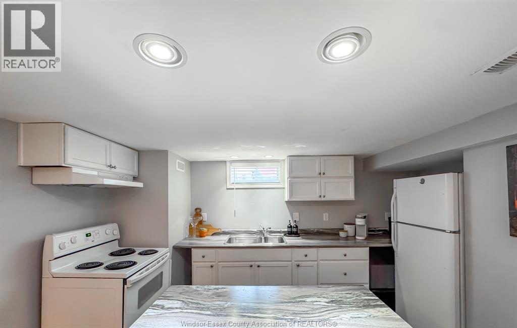 979 BELLEPERCHE PLACE - 21