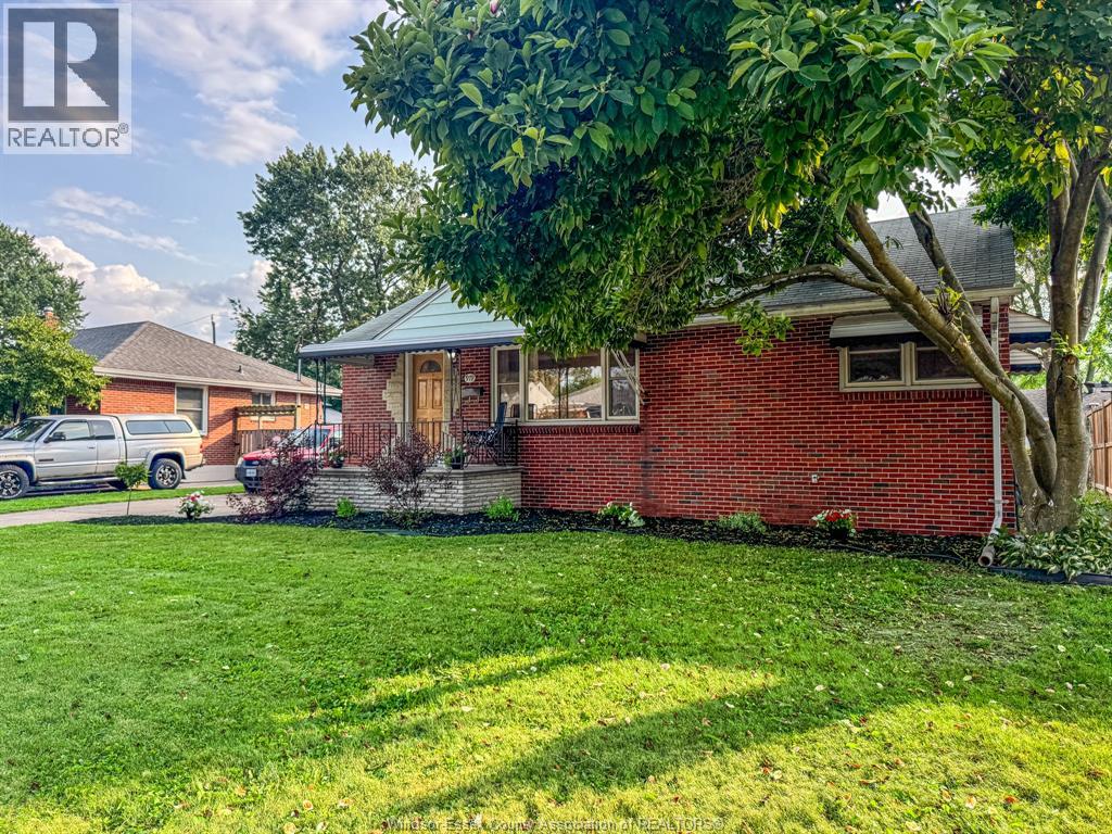 979 BELLEPERCHE PLACE - 2