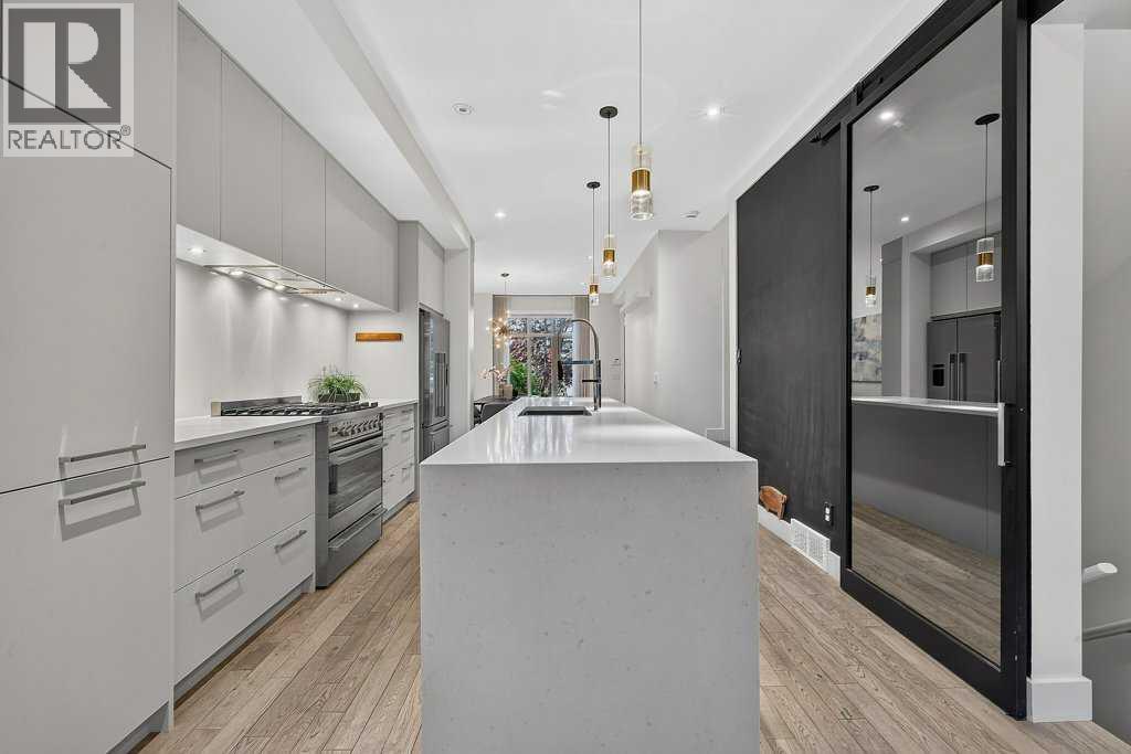 #20 6 Scarpe Drive SW - 12