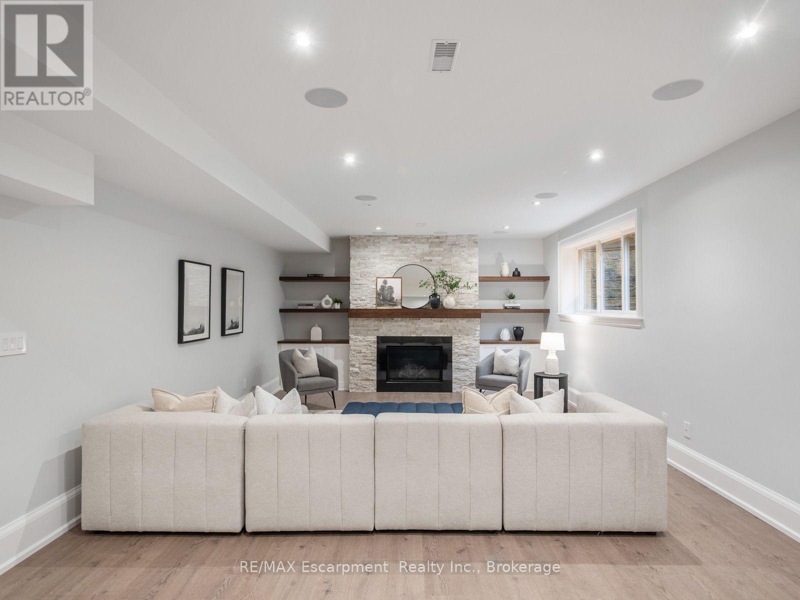 1077 BRIDGE ROAD - Image 43