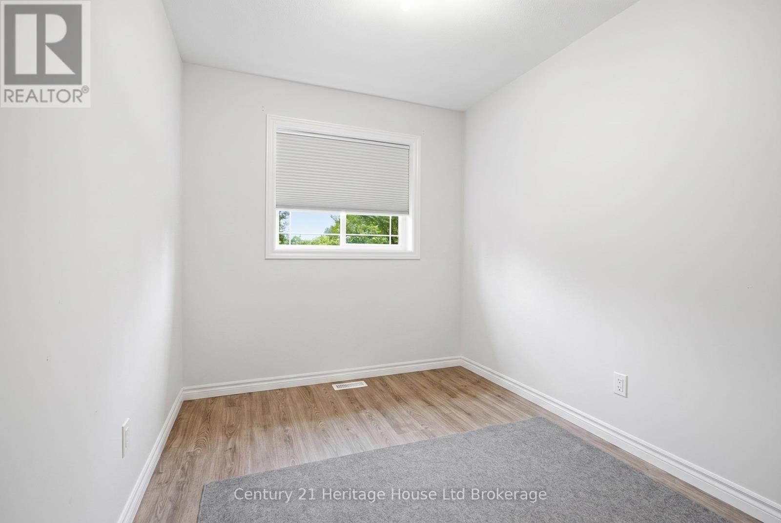 #4 34 BAIN STREET - 13