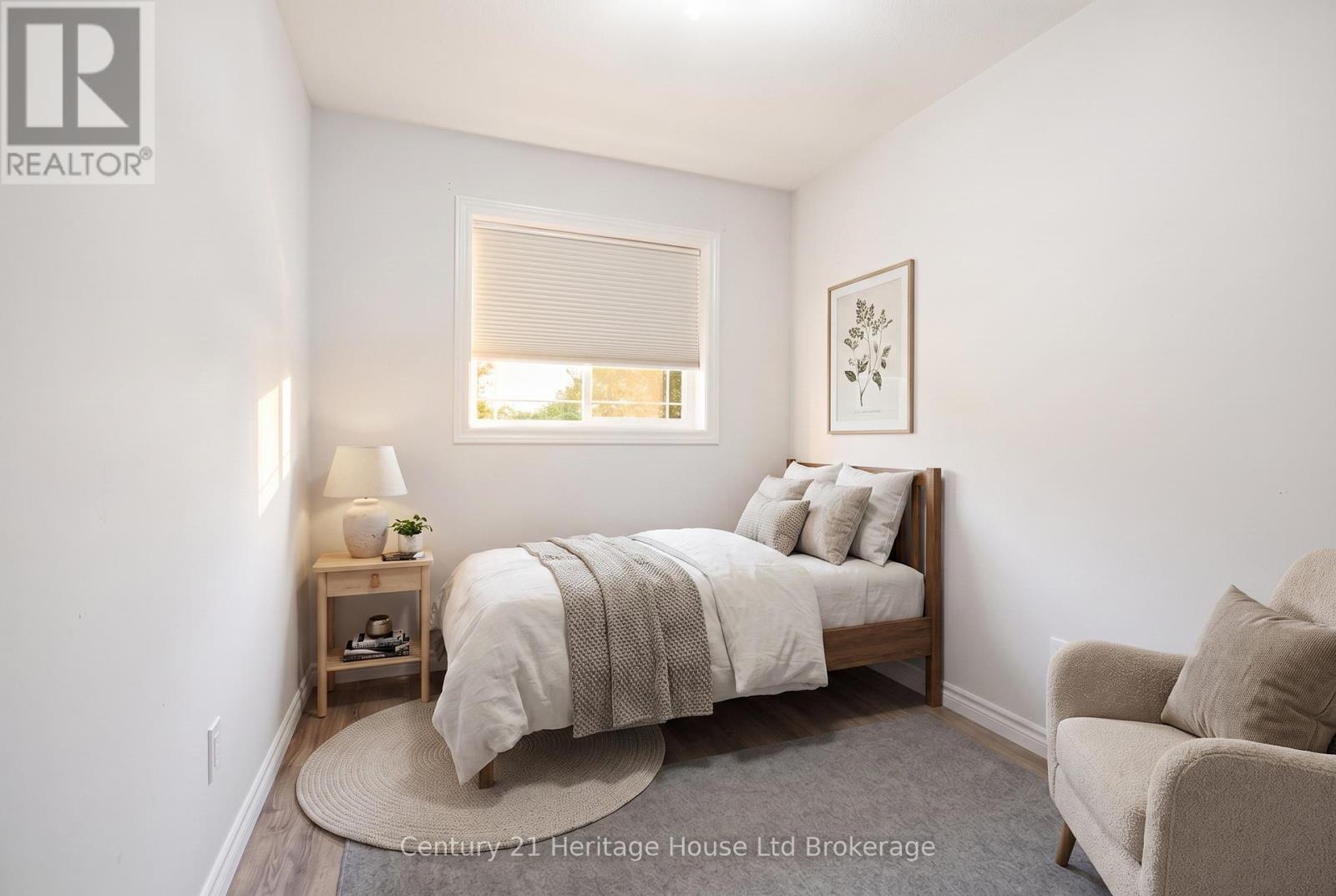#4 34 BAIN STREET - 14